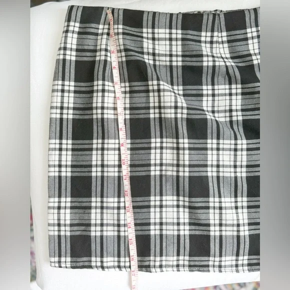 Plaid Mini Skirt - Picture 4 of 5